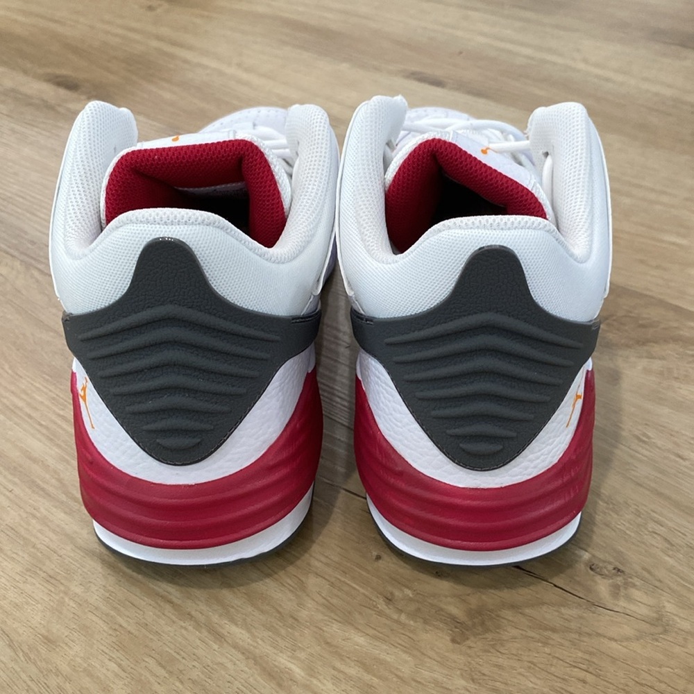 NEW Men’s Jordan Max Aura 5 Sneakers - Picture 3 of 7